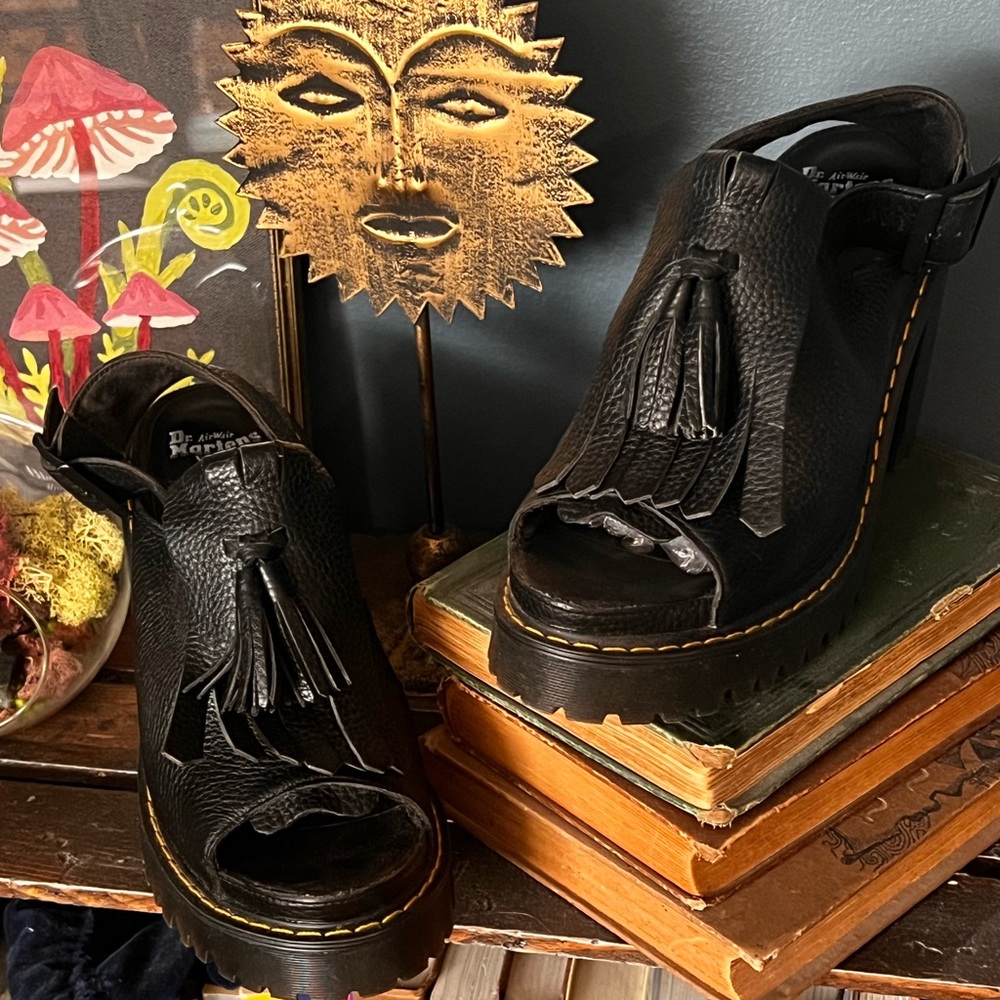 Dr. Martens Air Wave Size high heeled open toes loafers